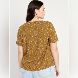 Old Navy Luxe V-neck, mustard yellow floral T-shirt, rayon/viscose XL